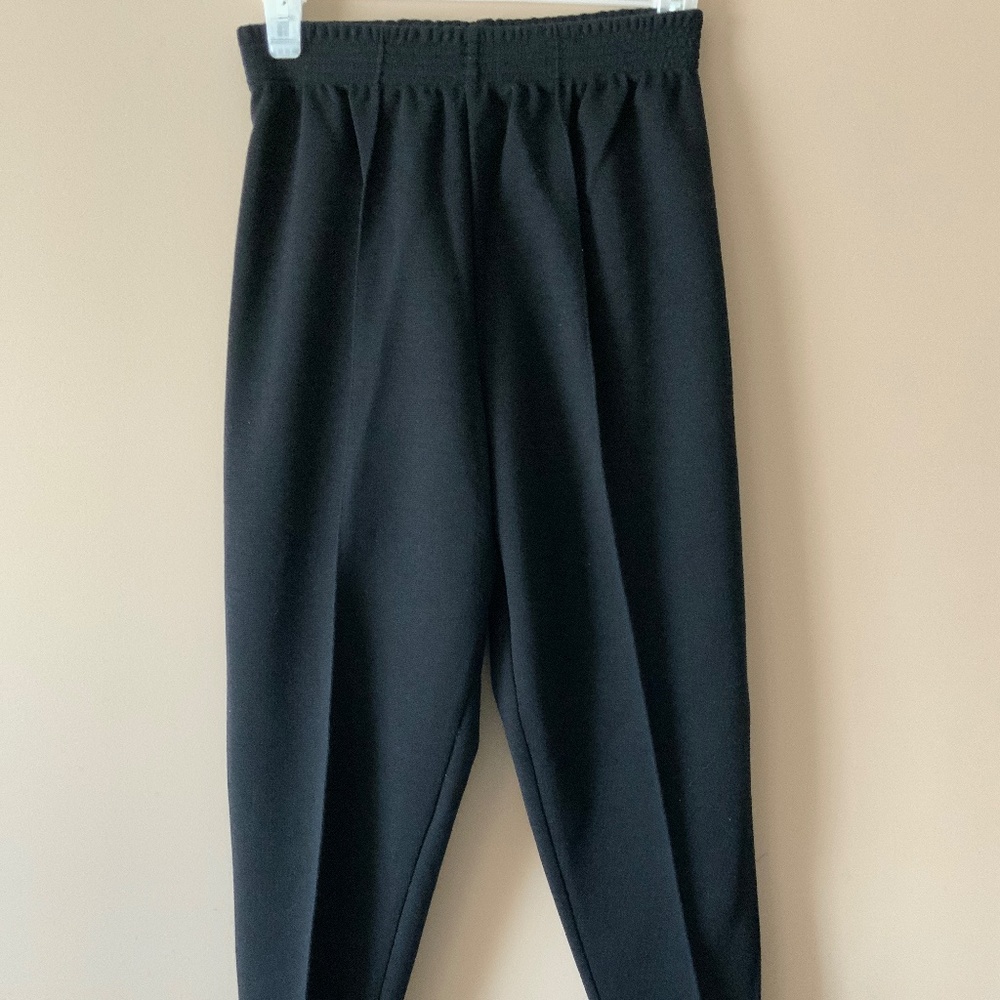 Stirrup pants